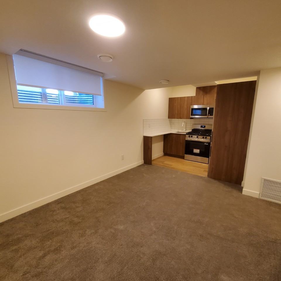 7426 95 St NW Basement Suite - Photo 7 of 12