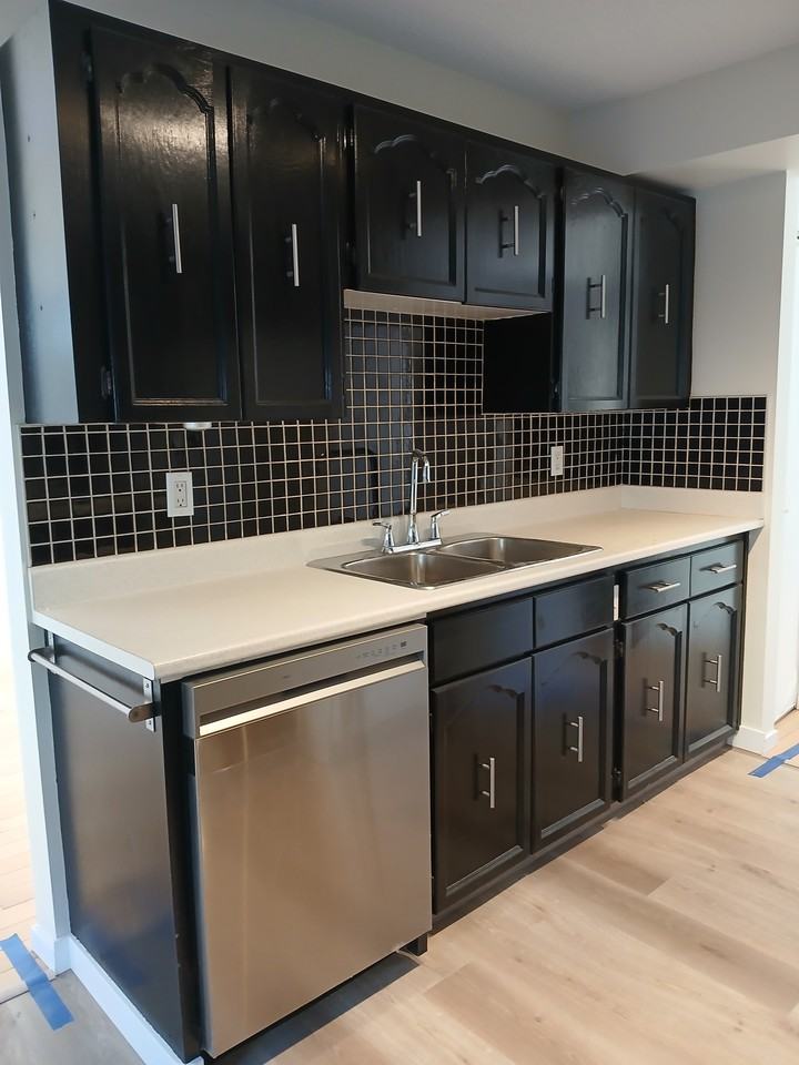 5397 Hillview Crescent - Photo 5 of 25