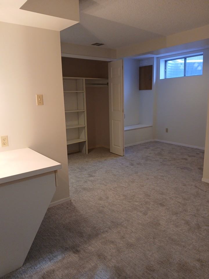 5397 Hillview Crescent - Photo 7 of 25