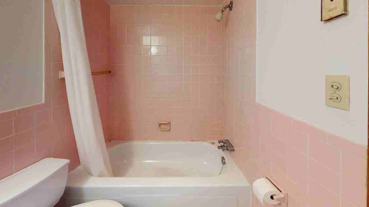 Carleton Tower Apartments - Photo 6 of 9