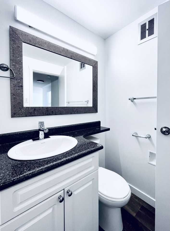 Brentview Manor - Photo 7 of 43