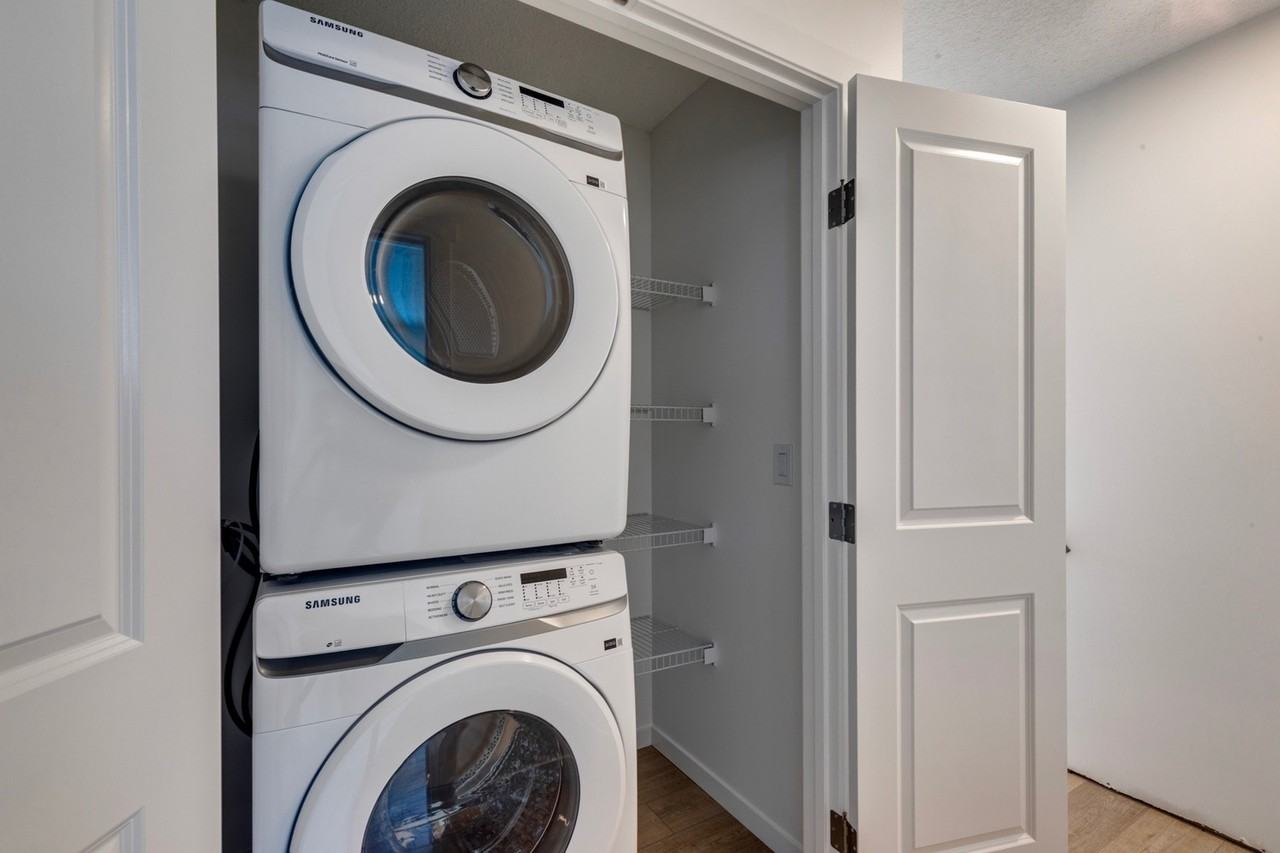 525 Secord Blvd - Photo 4 of 20