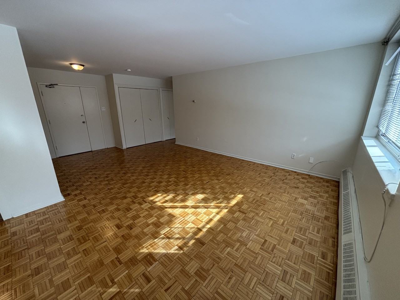 Le Versailles - Photo 4 of 16