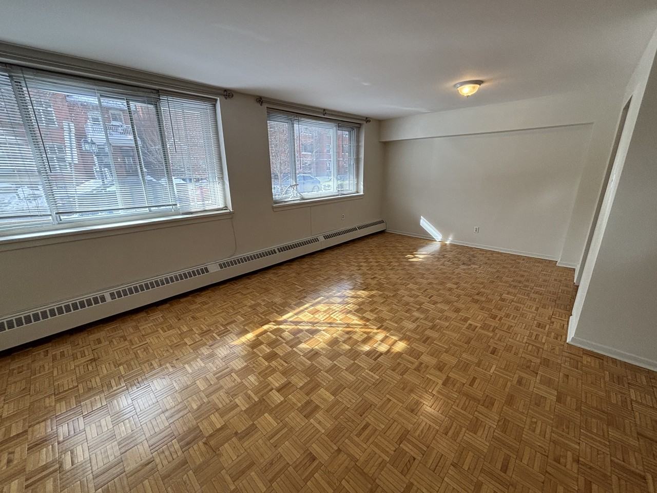 Le Versailles - Photo 6 of 16