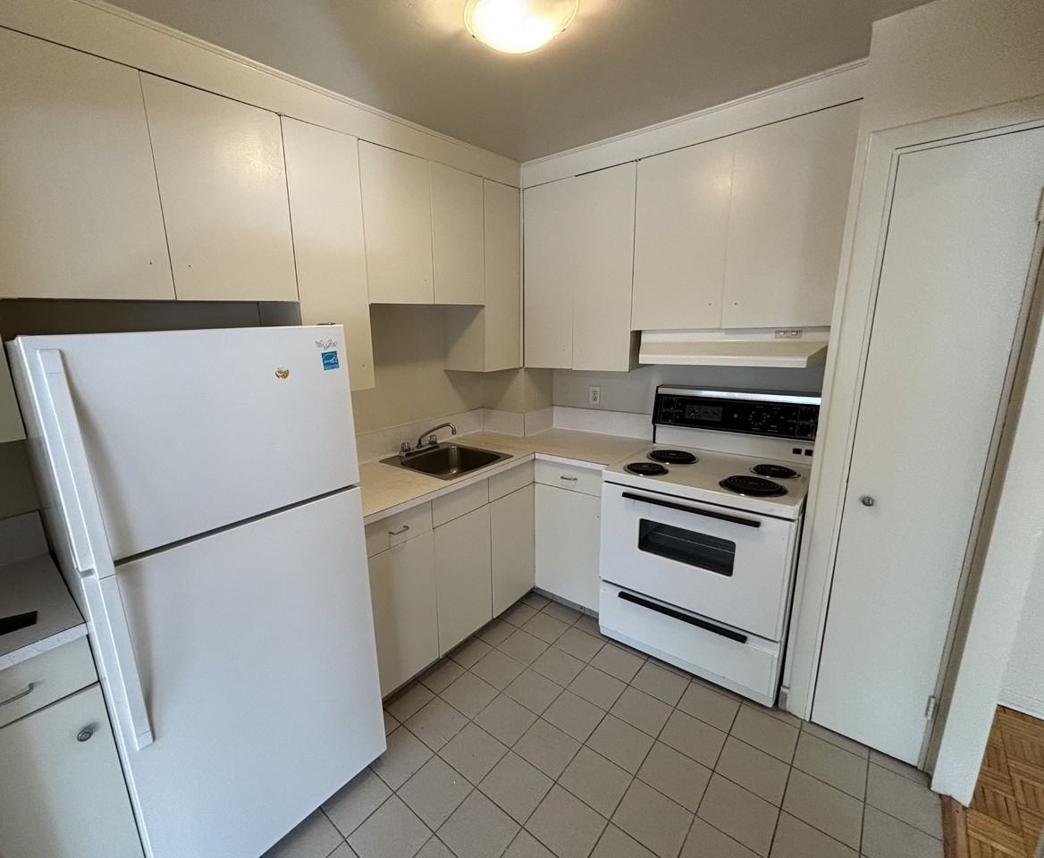 Le Versailles - Photo 5 of 16