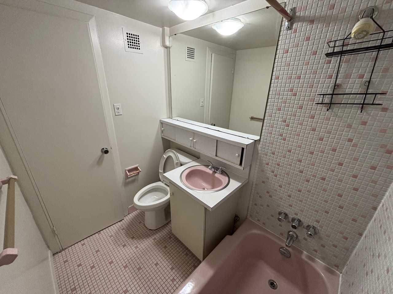 Le Versailles - Photo 3 of 16