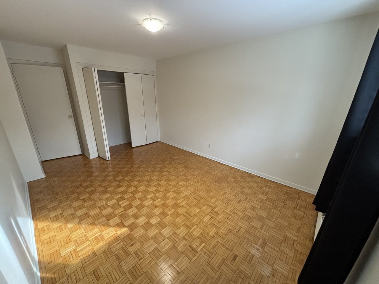 Le Versailles - Photo 2 of 16