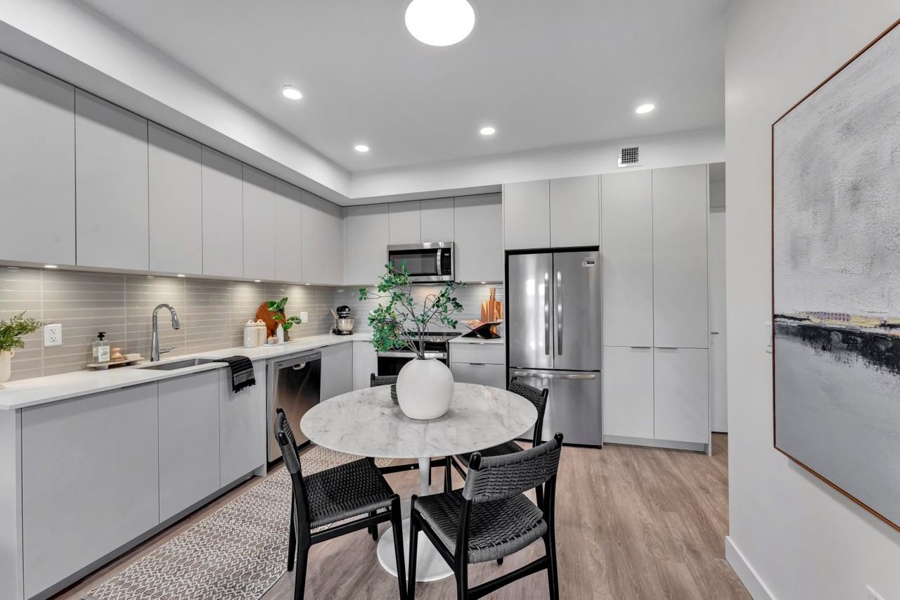 Bella Vista Apartments - Photo 7 of 16