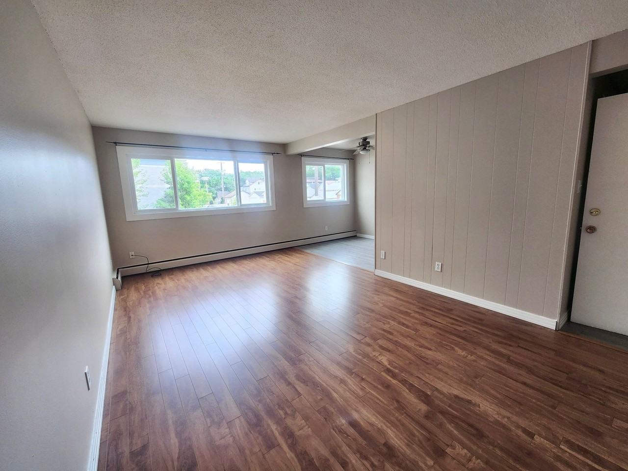 Sherwood Manor - Photo 7 of 16