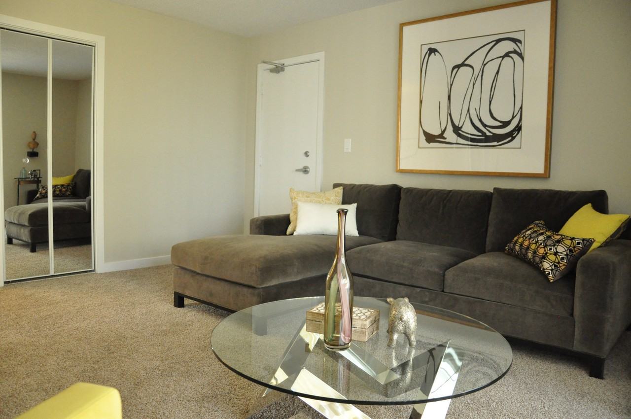 River West Gardens - Photo 5 of 20