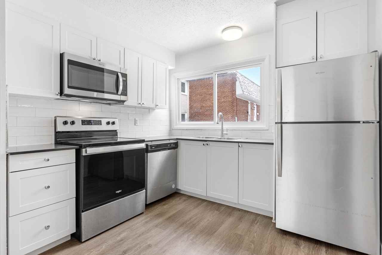 112 Beaverbrook Lane - Photo 3 of 31