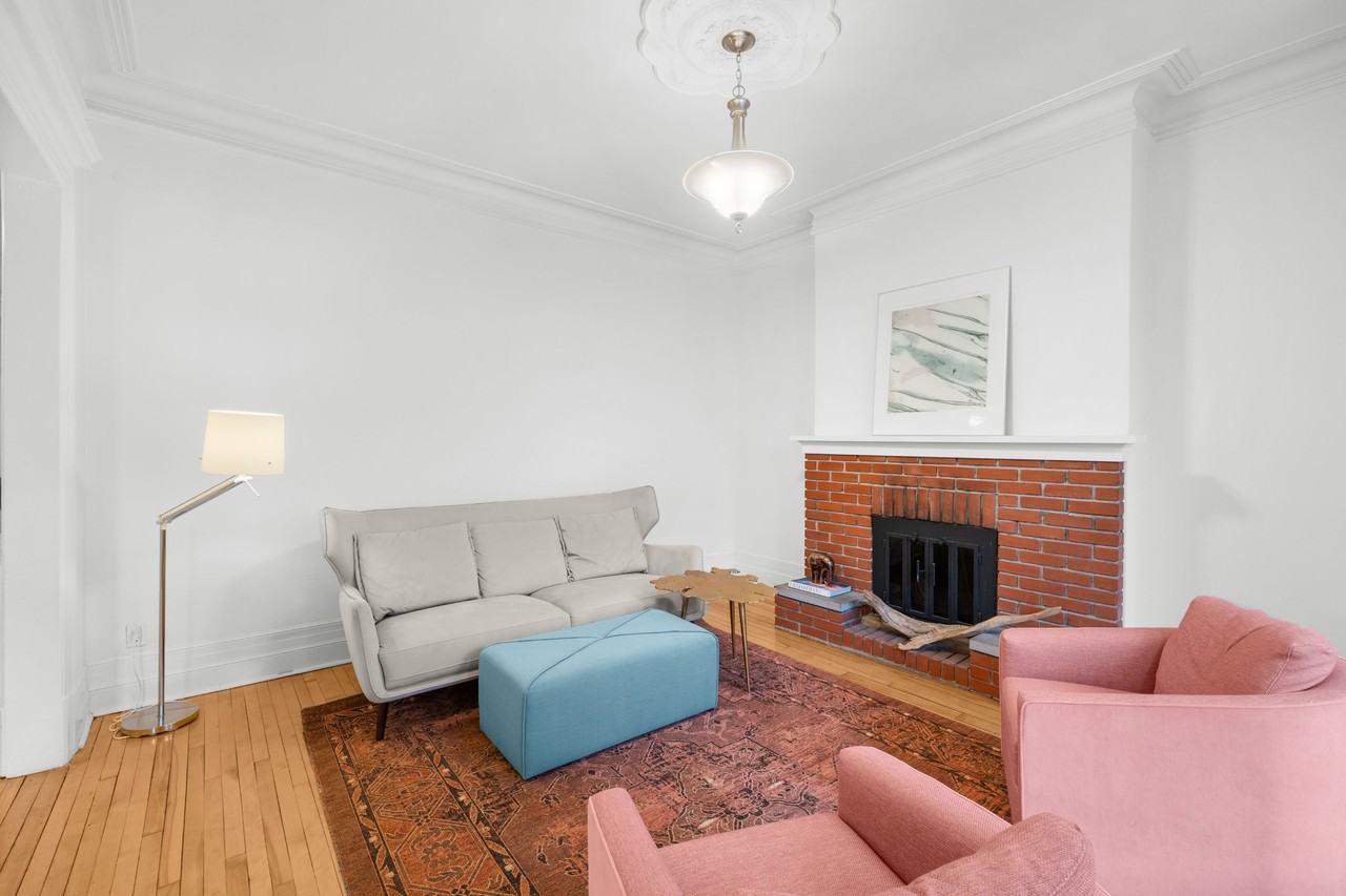 432 Av. Grosvenor - Photo 3 of 18