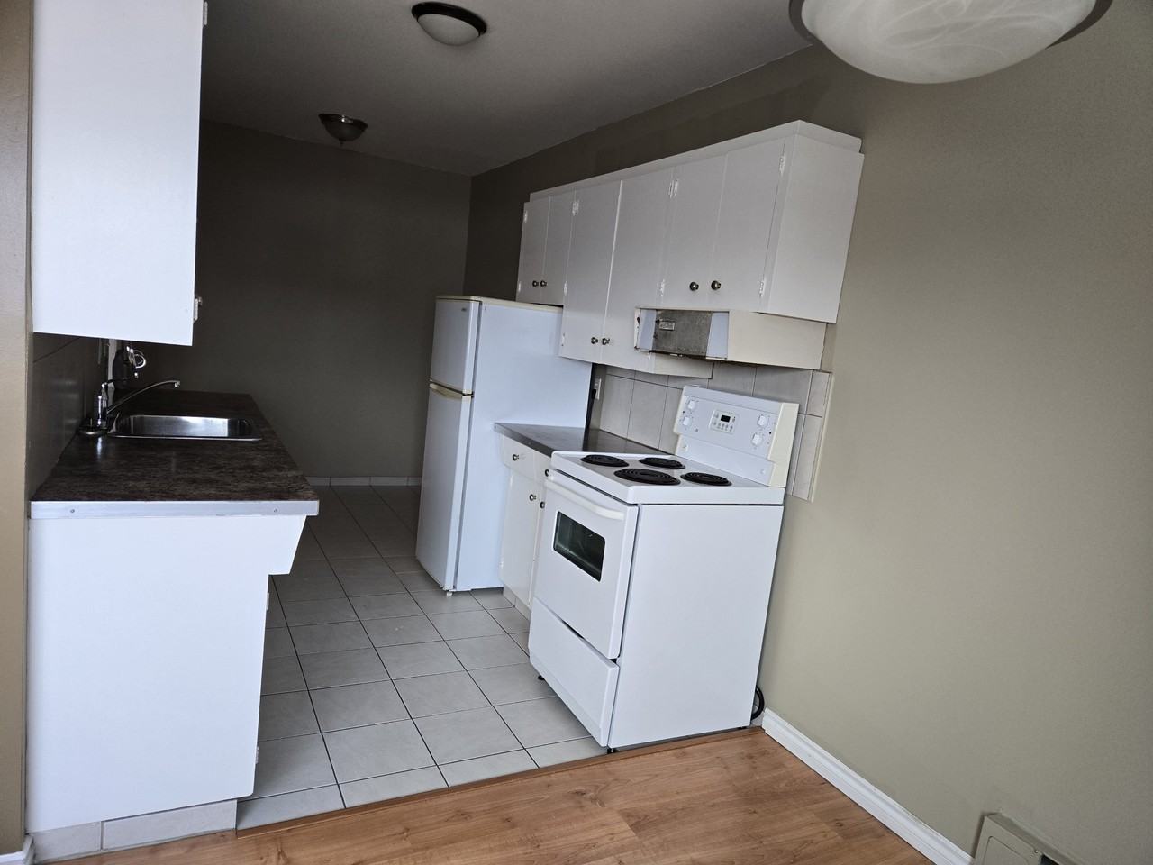 519 Richmond Street - Photo 5 of 15