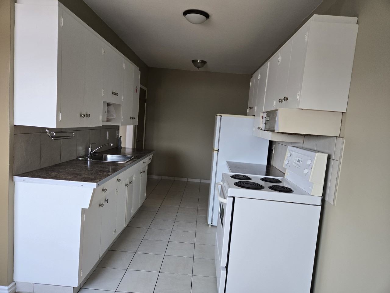 519 Richmond Street - Photo 6 of 15