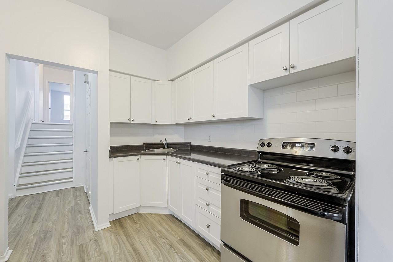 Dundas Court Apartments - Photo 3 of 14