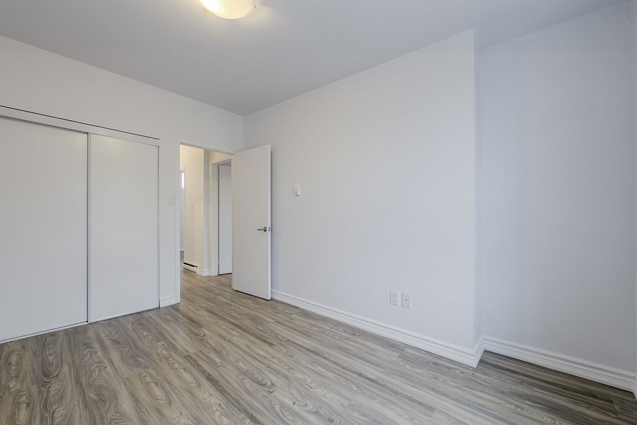 Dundas Court Apartments - Photo 7 of 13