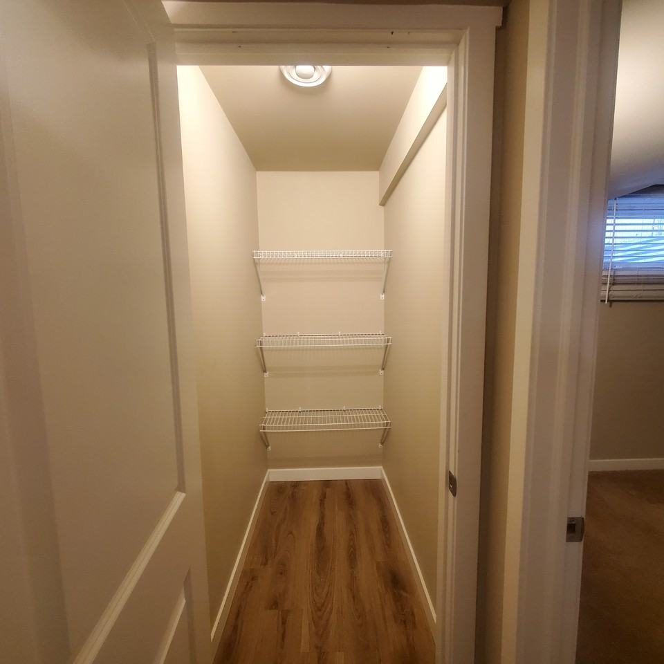 7408 149A Ave Basement Suite - Photo 2 of 19