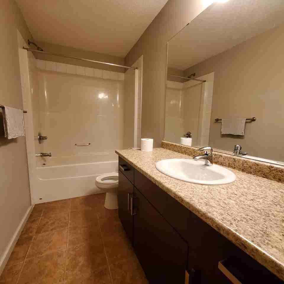 #334, 5515 7 Ave SW - Photo 5 of 17