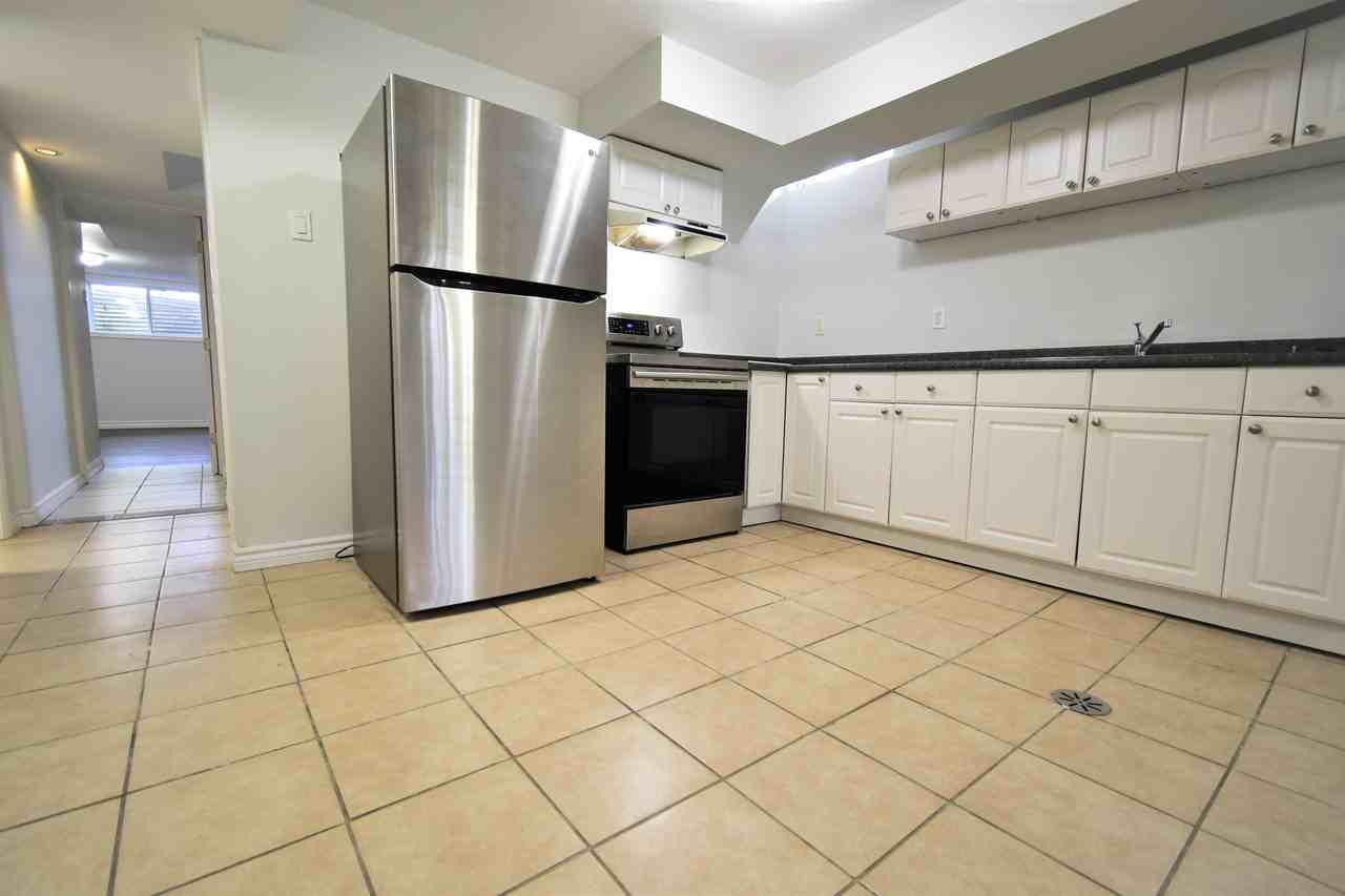 19A College Cres - Photo 3 of 24