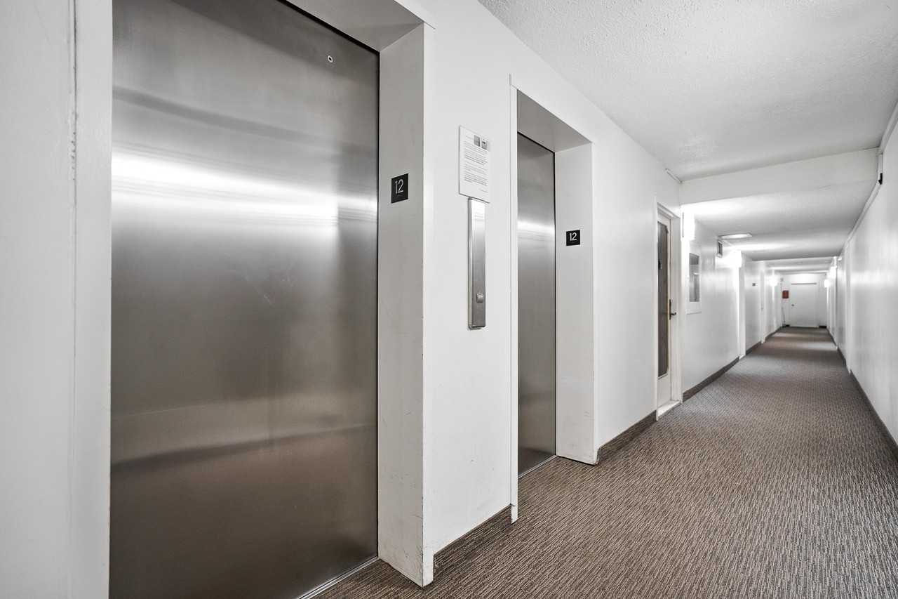 5455 Rue de Terrebonne - Photo 4 of 36