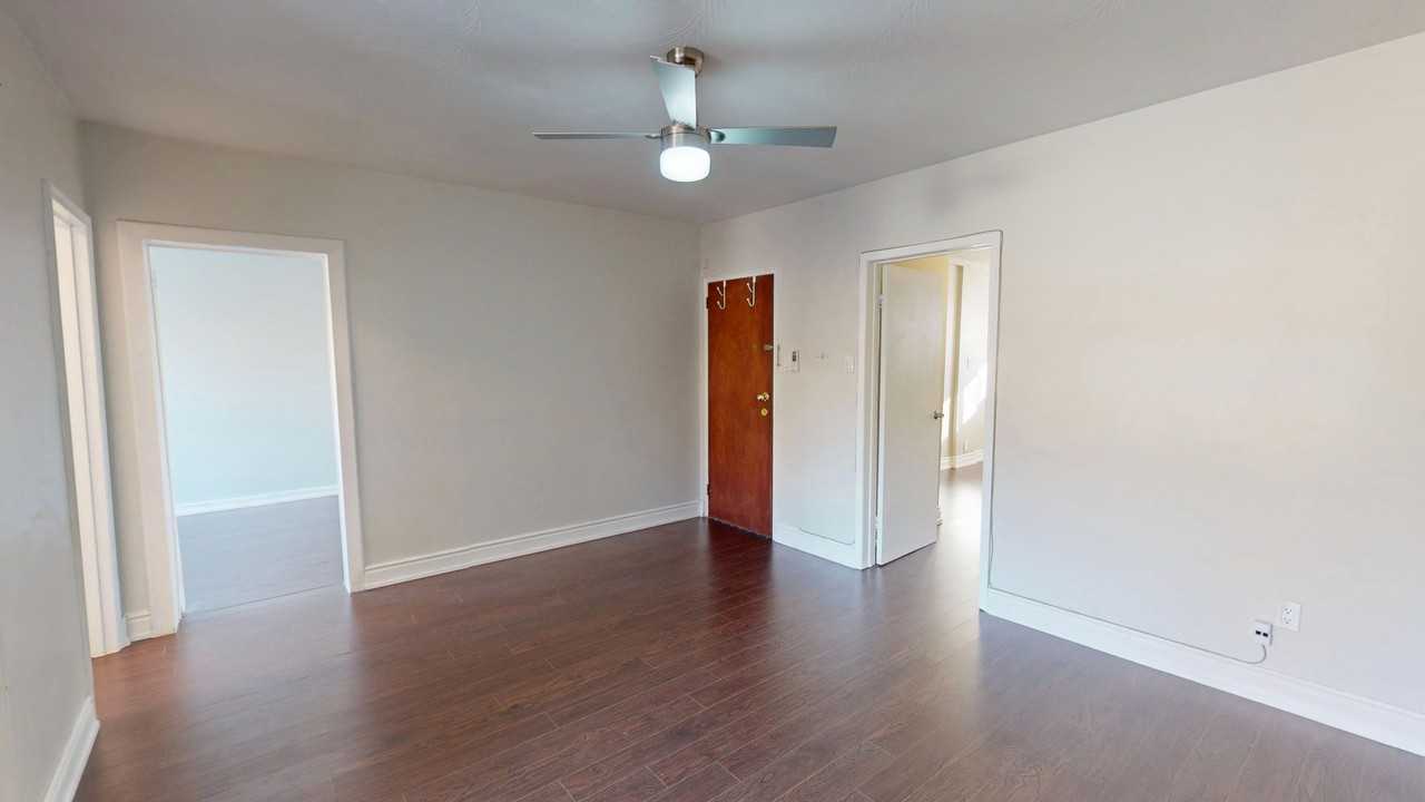 THE QUEENSWAY & PARK LAWN RD - Photo 4 of 26