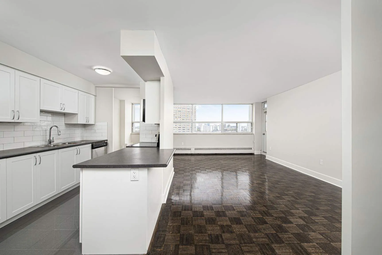 Don Valley Towers at 71 Thorncliffe Park Drive - Photo 6 of 13