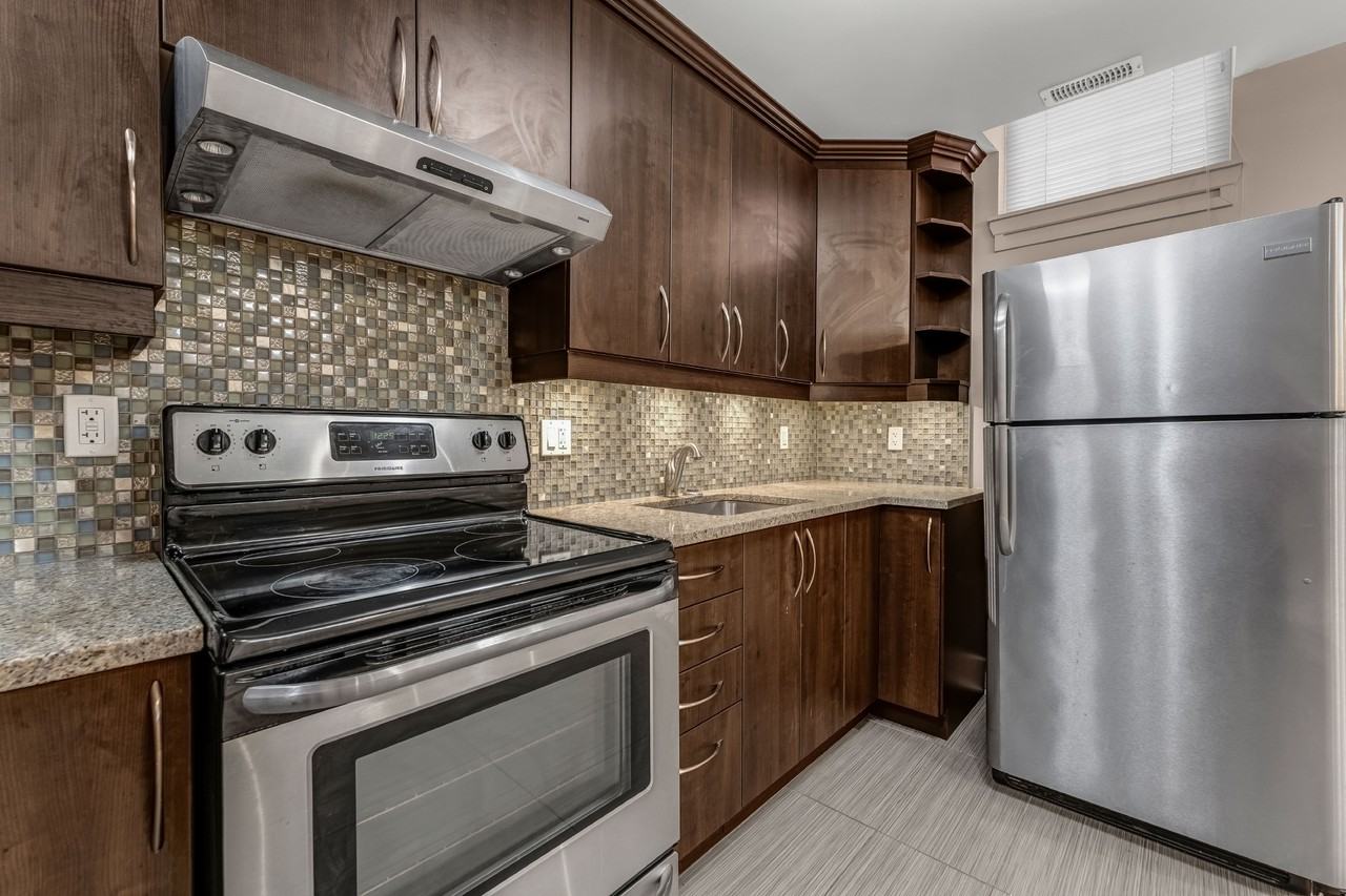 355 Gilmour Street - Photo 3 of 8