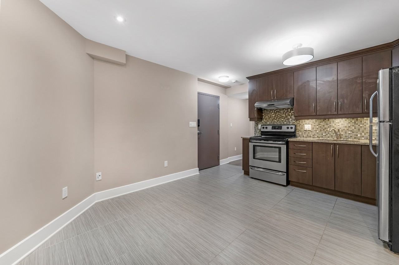 355 Gilmour Street - Photo 5 of 8