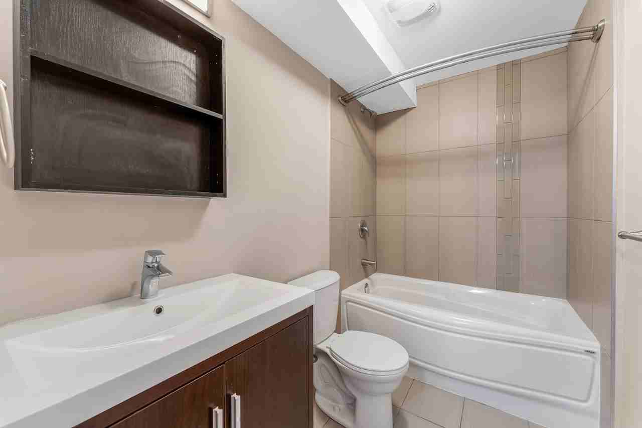 355 Gilmour Street - Photo 6 of 8