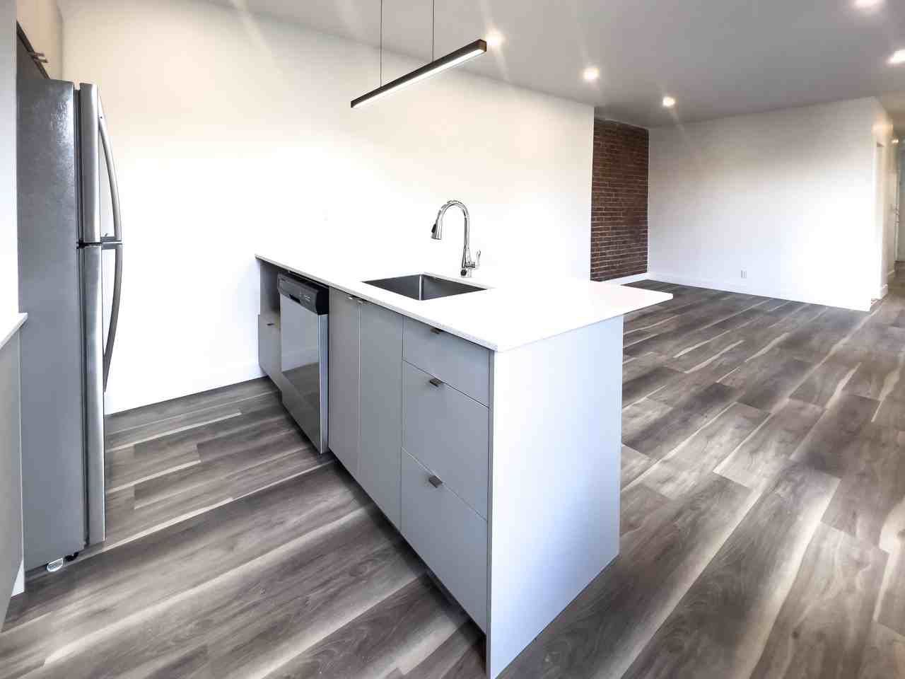 Avenue Mont-Royal - Photo 3 of 14