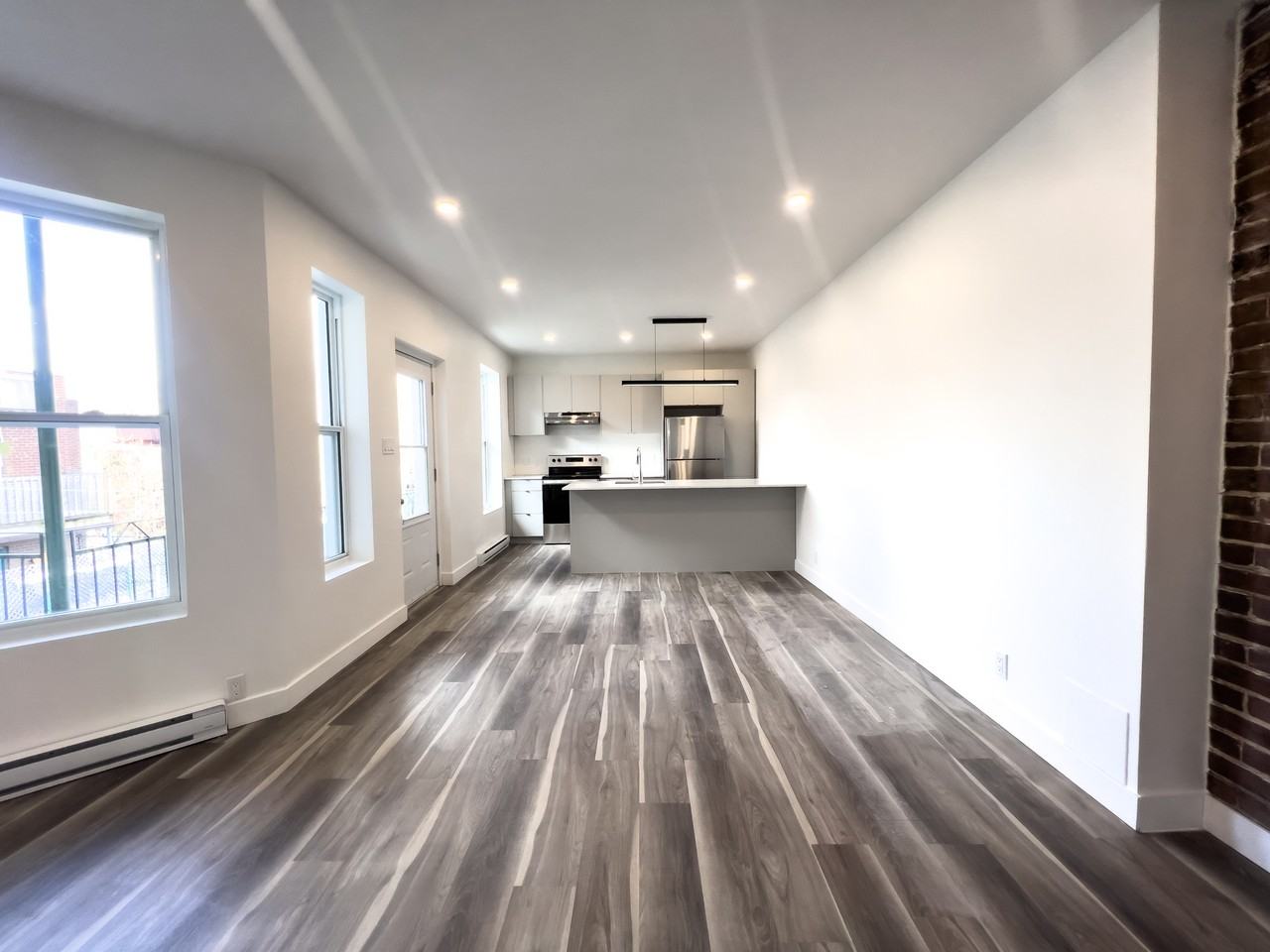 Avenue Mont-Royal - Photo 2 of 14