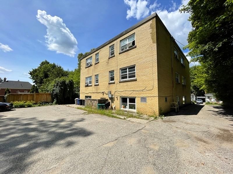 Sophia St. E - Photo 2 of 15