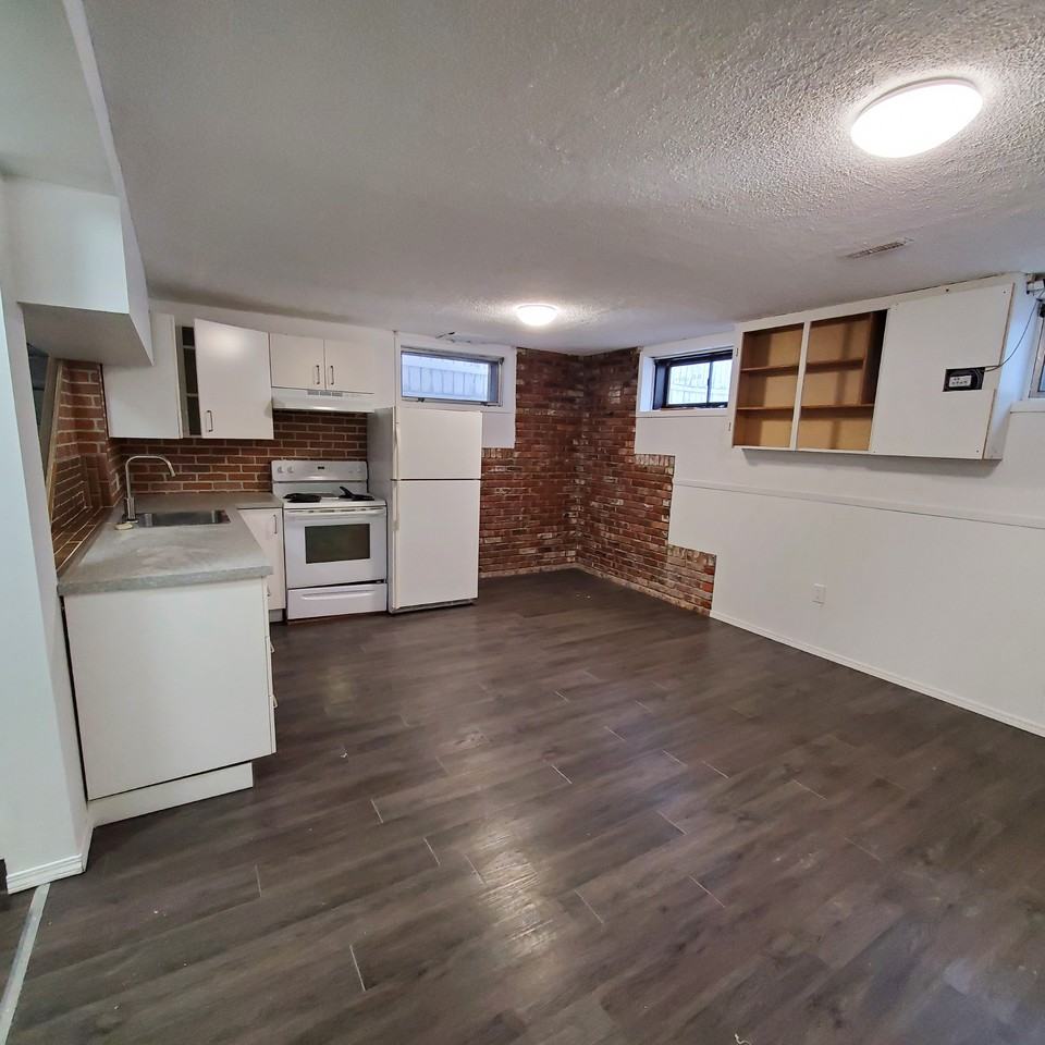 6103 97A Ave BSMT Suite - Photo 2 of 9