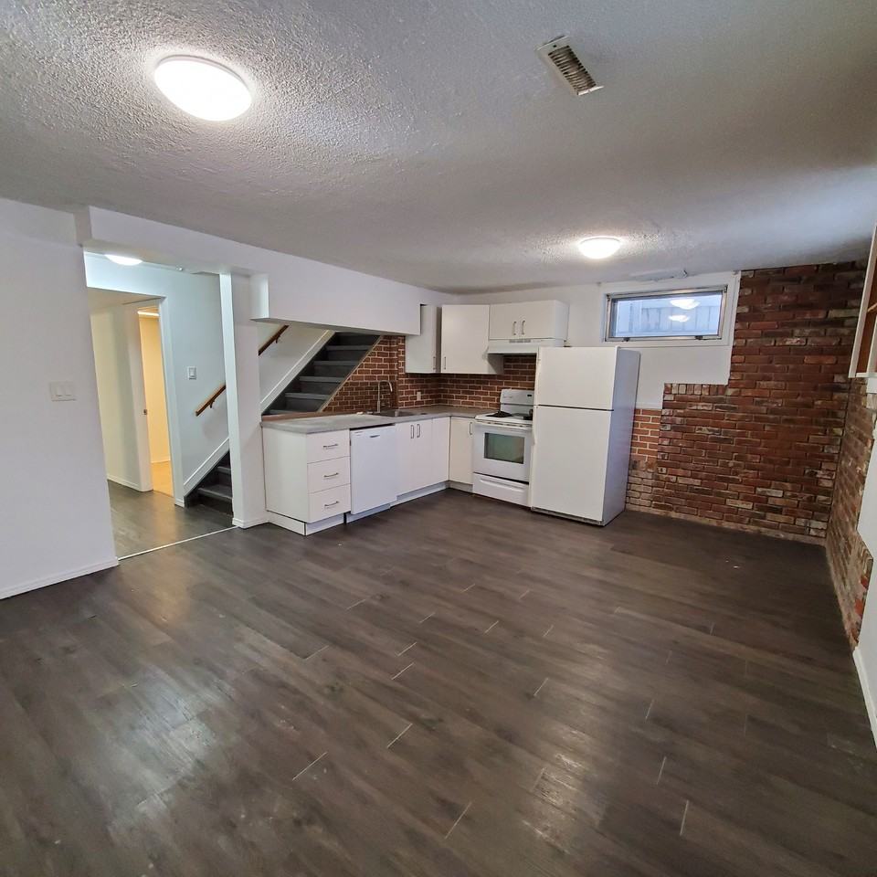 6103 97A Ave BSMT Suite - Photo 3 of 9