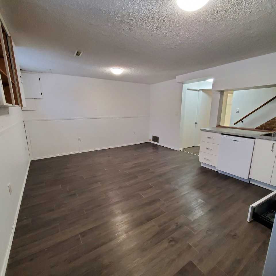 6103 97A Ave BSMT Suite - Photo 4 of 9