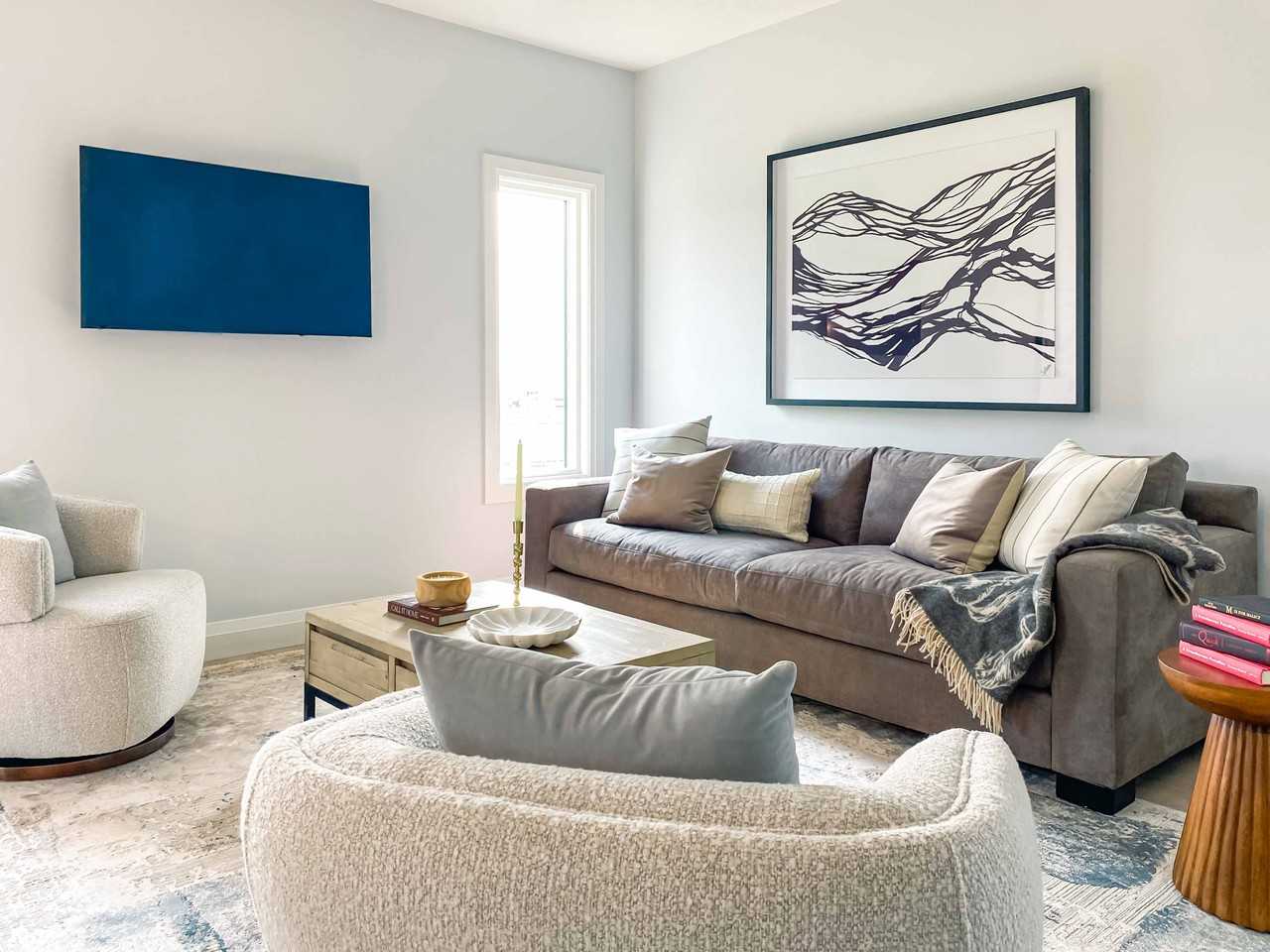 1933 63 Avenue Furnished - Photo 3 of 45