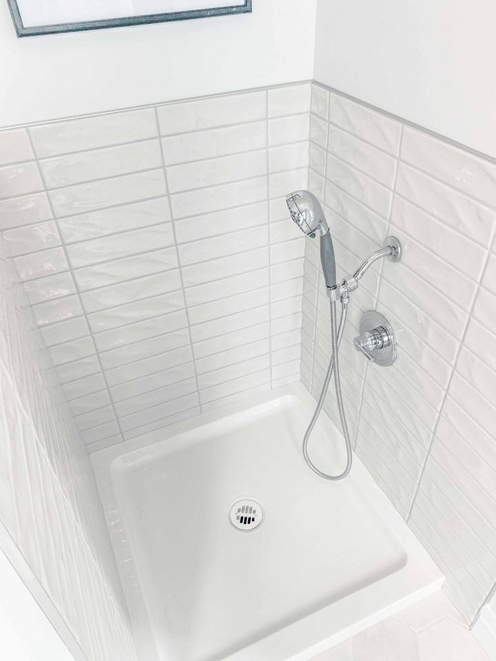 1933 63 Avenue Furnished - Photo 7 of 45