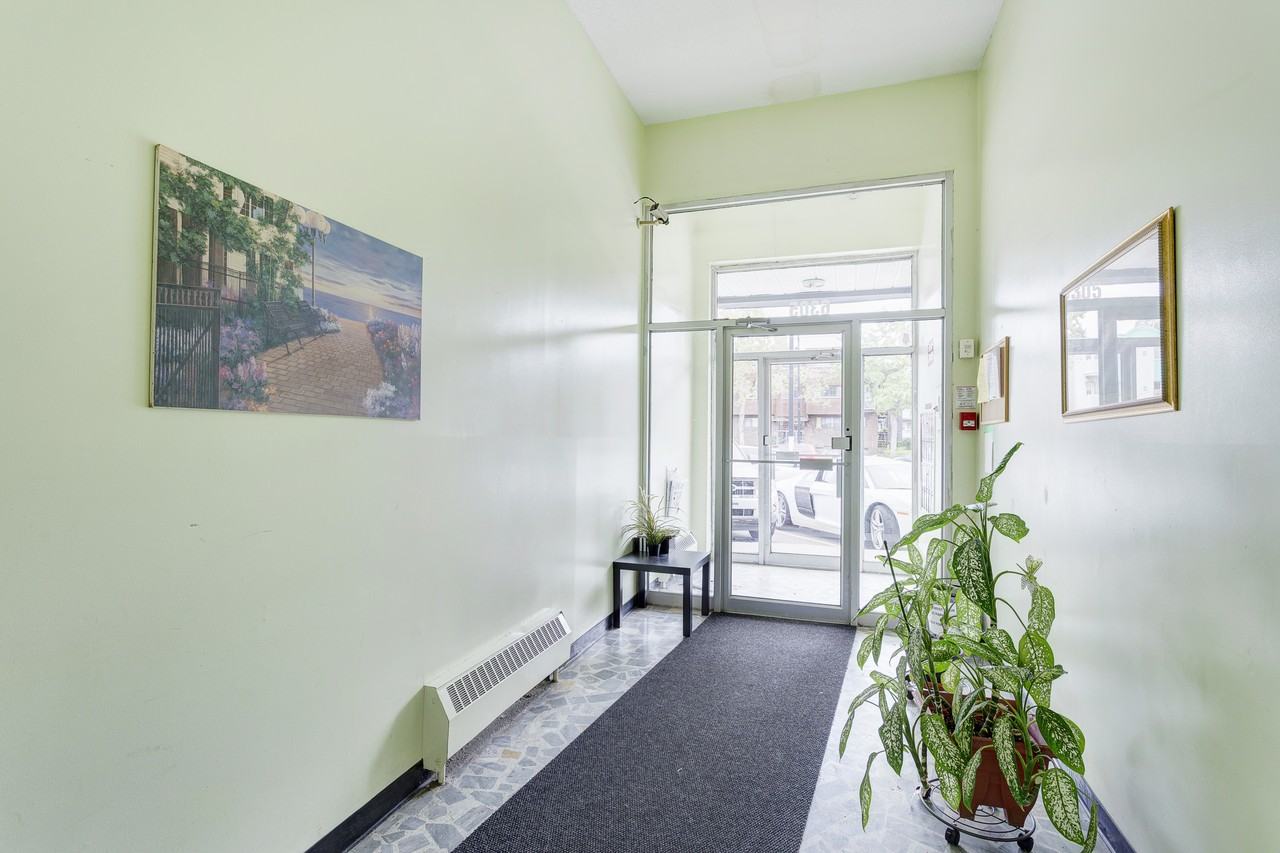 6285-6334 Sherbrooke E. - Photo 2 of 10