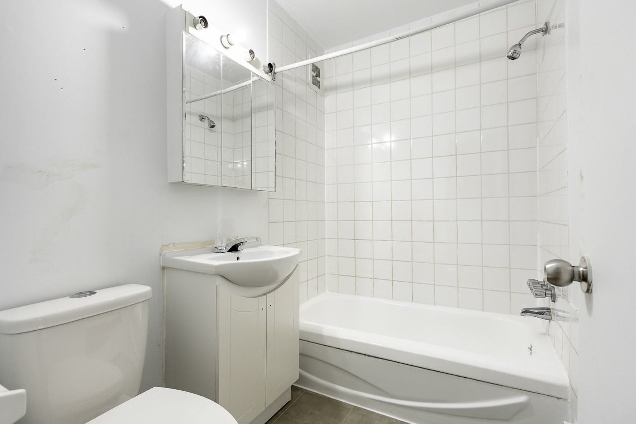 6285-6334 Sherbrooke E. - Photo 4 of 10