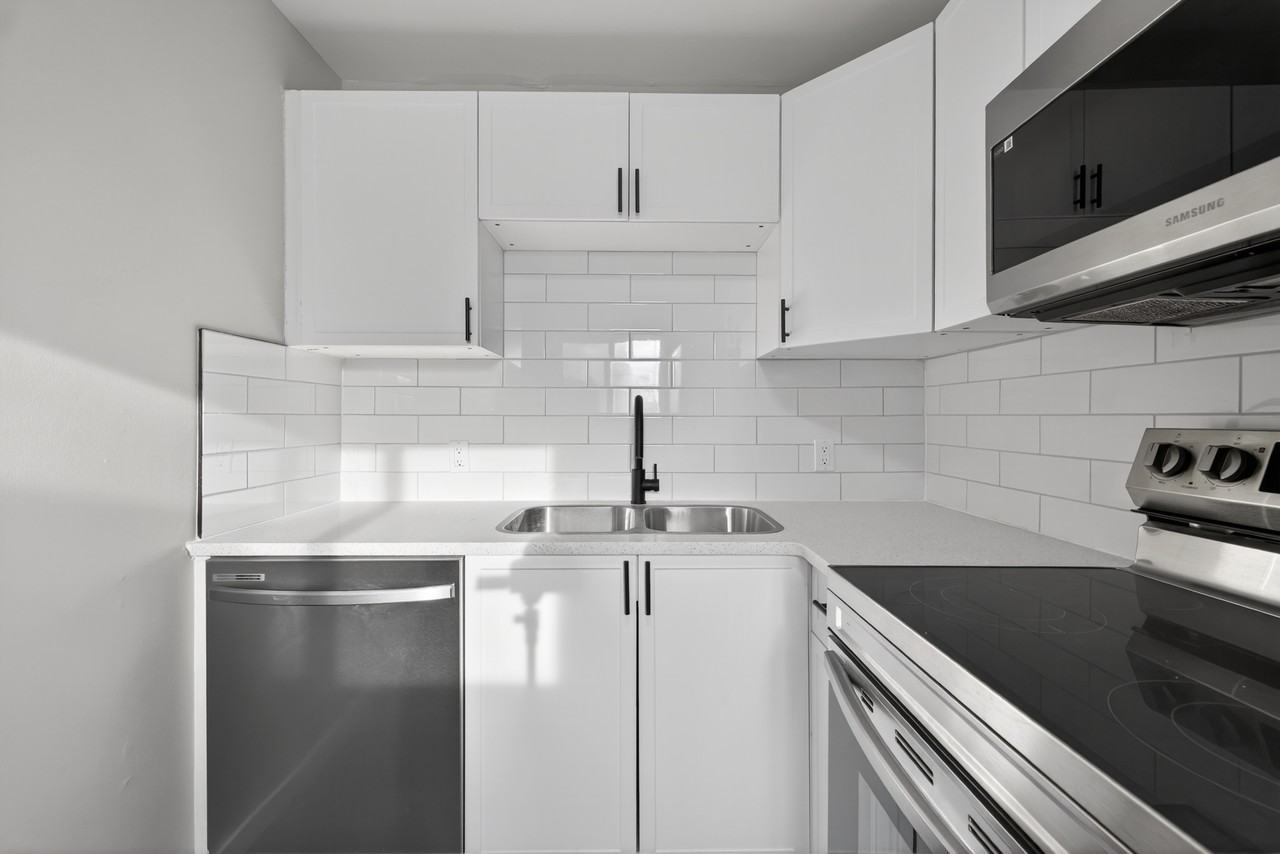 The Lincoln - Photo 6 of 19