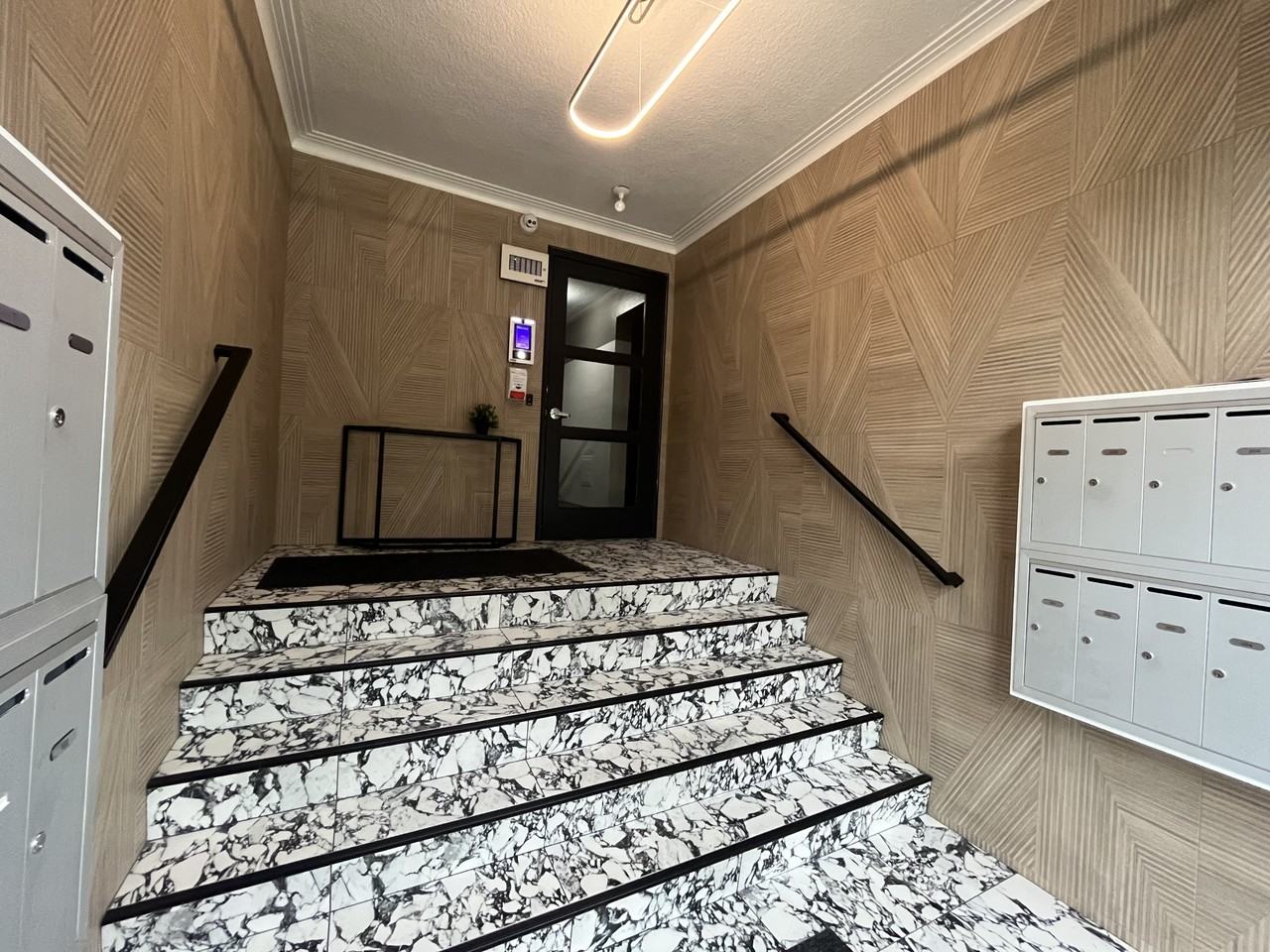 153 Ranleigh Avenue - Photo 2 of 20