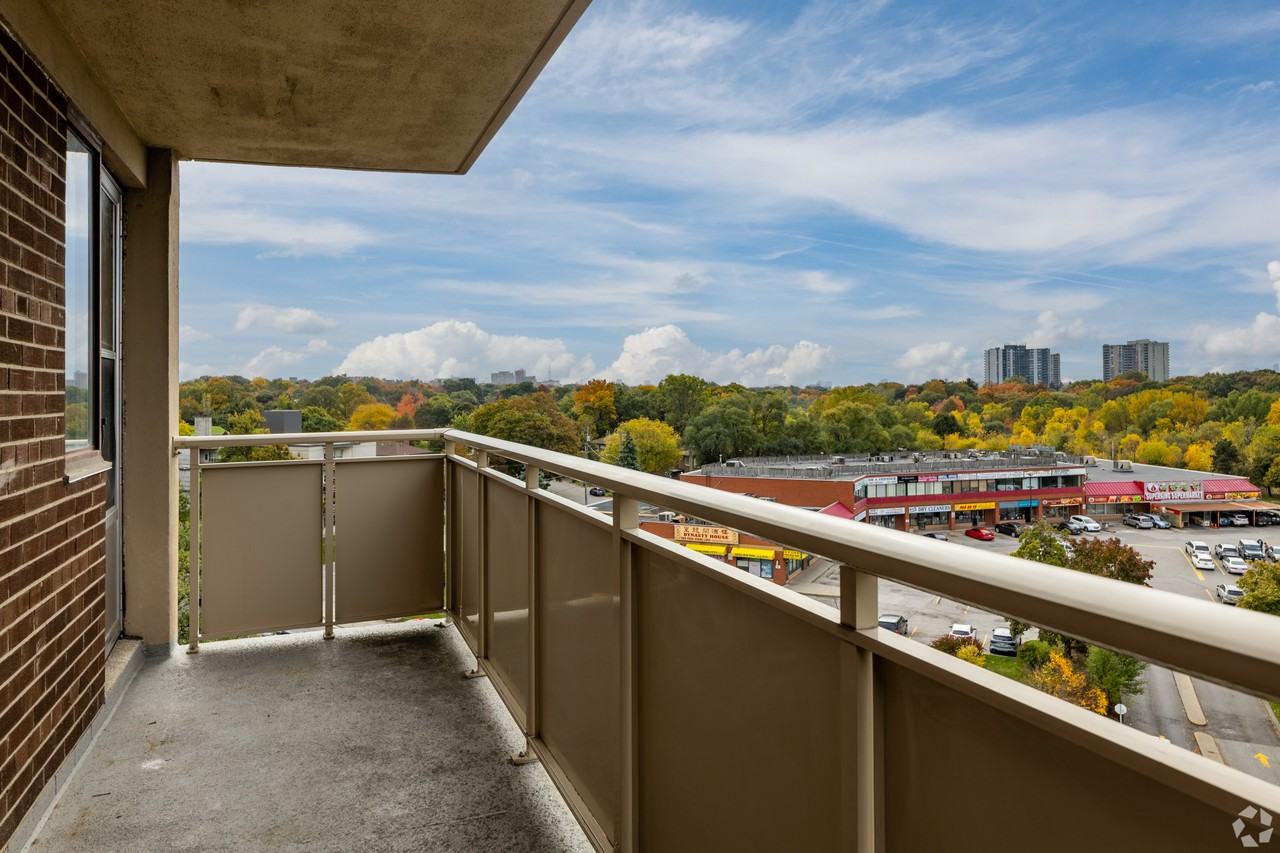 1640 Lawrence Avenue West - Photo 7 of 14