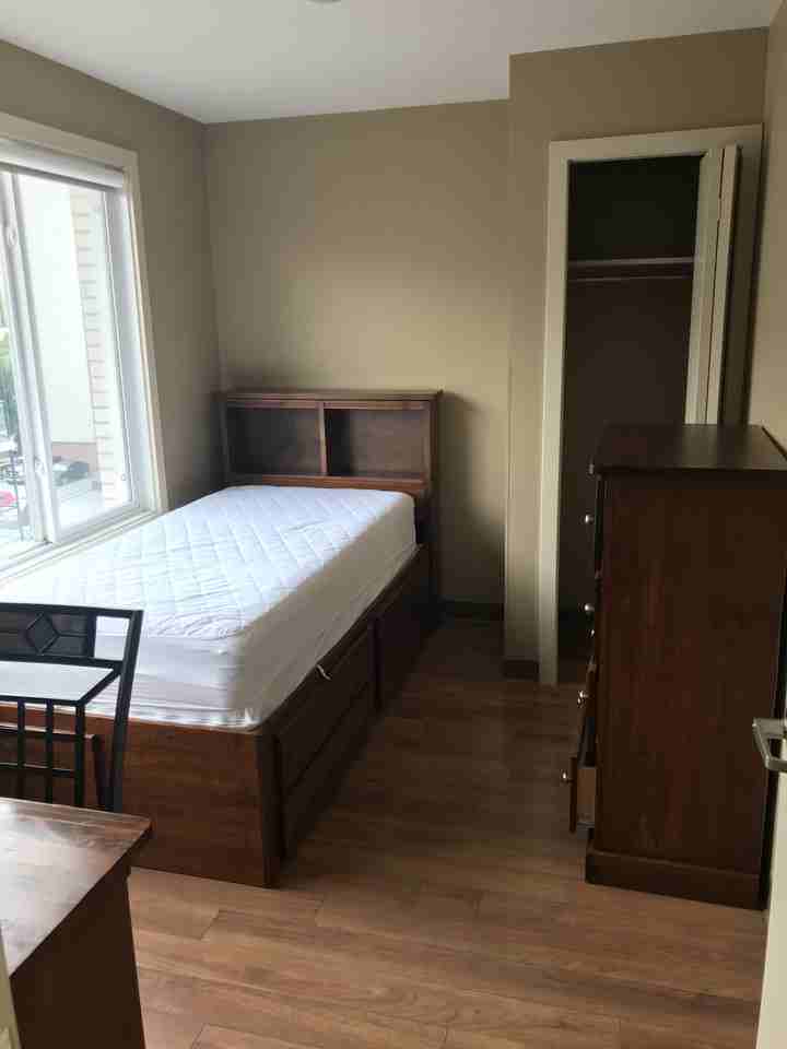 1Ten on Whyte - Photo 4 of 11