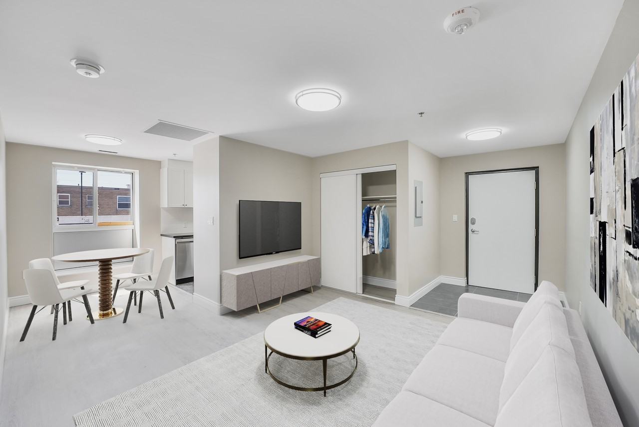 205 Oxford Apartments - Photo 3 of 20