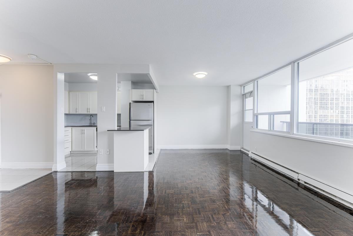 155 Wellesley Street East - Photo 7 of 30