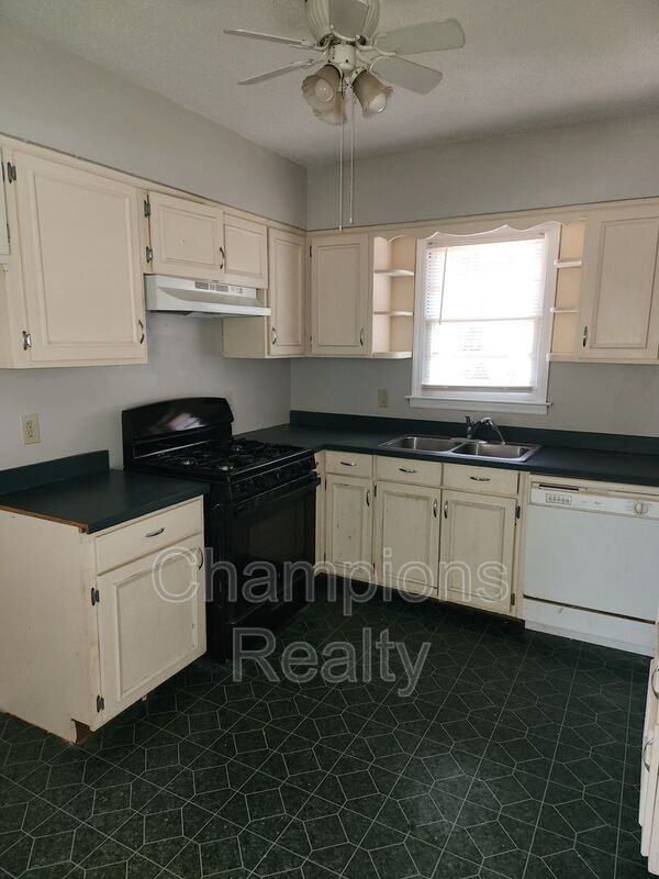 5415 Eugenia Ave - Photo 2 of 25