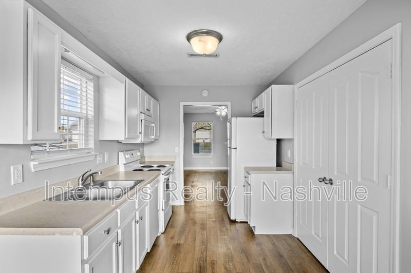 1241 Matterhorn Run - Photo 7 of 24