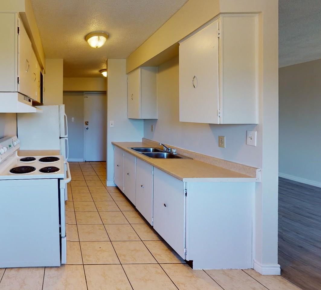 Village Court Apartments Windsor - Photo 7 of 11