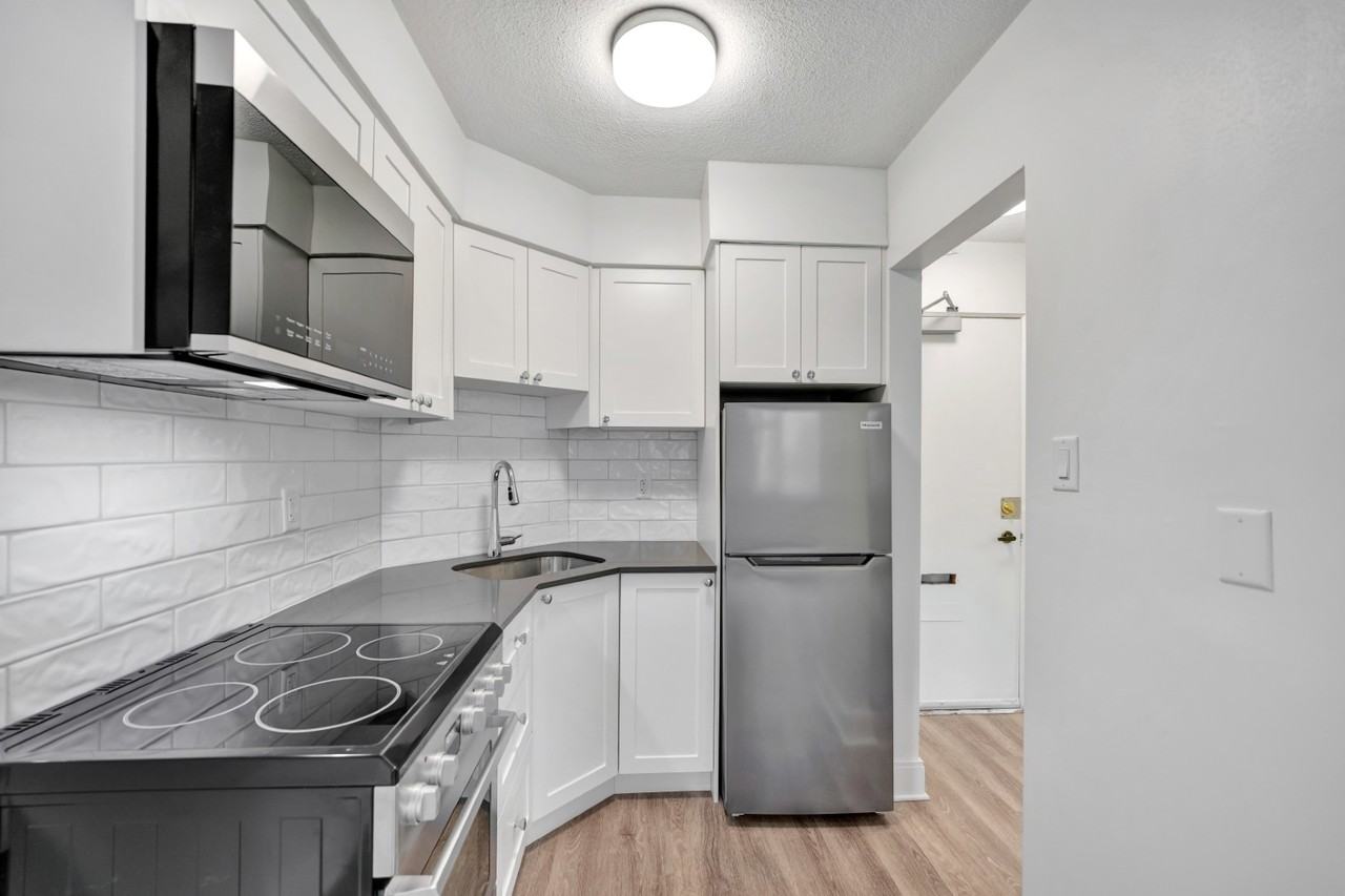 1175 Haro Street - Photo 2 of 11