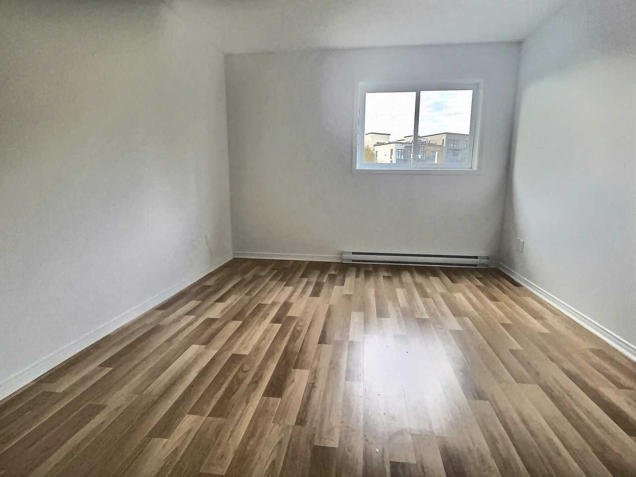 40 Cour Villeneuve - Photo 5 of 9